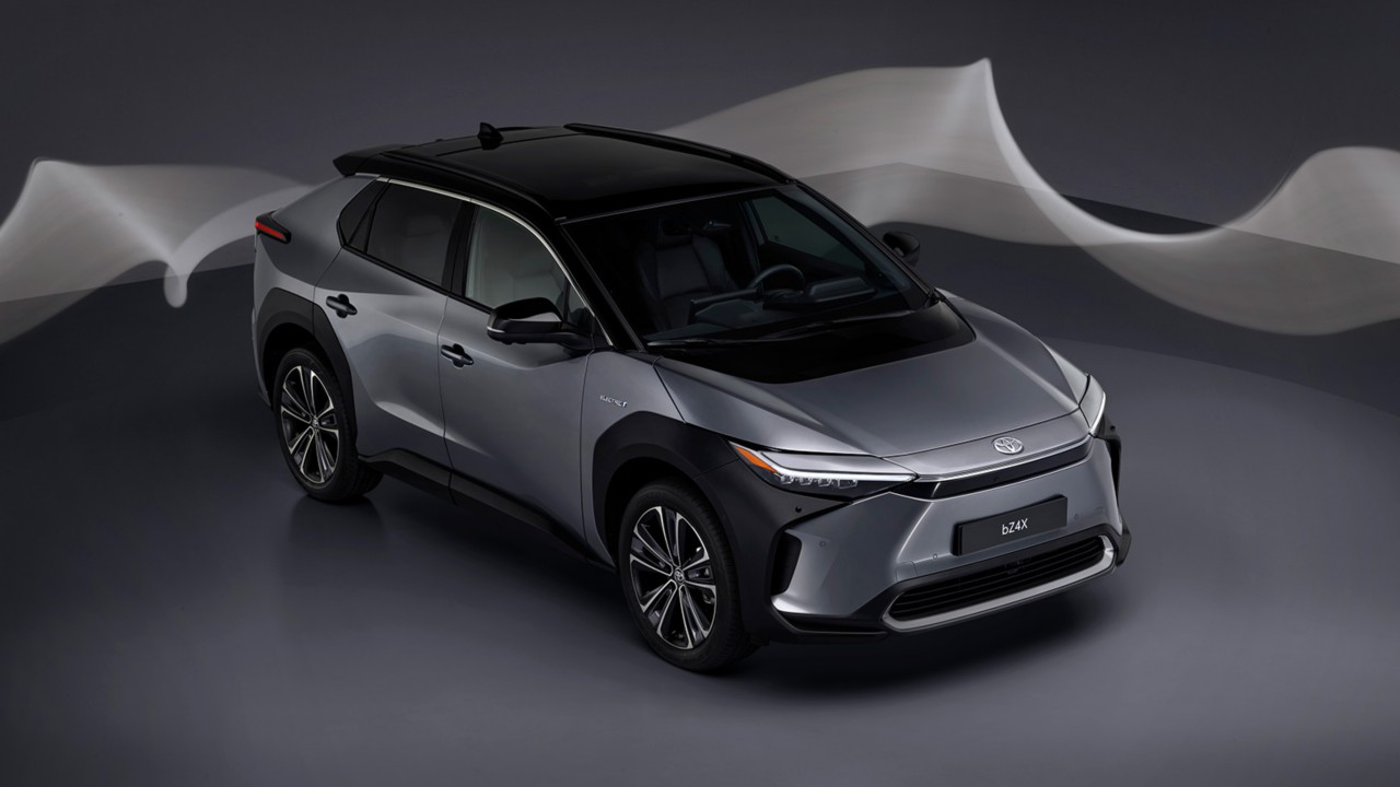 Nowa elektryczna Toyota bZ4X wchodzi na europejski rynek
